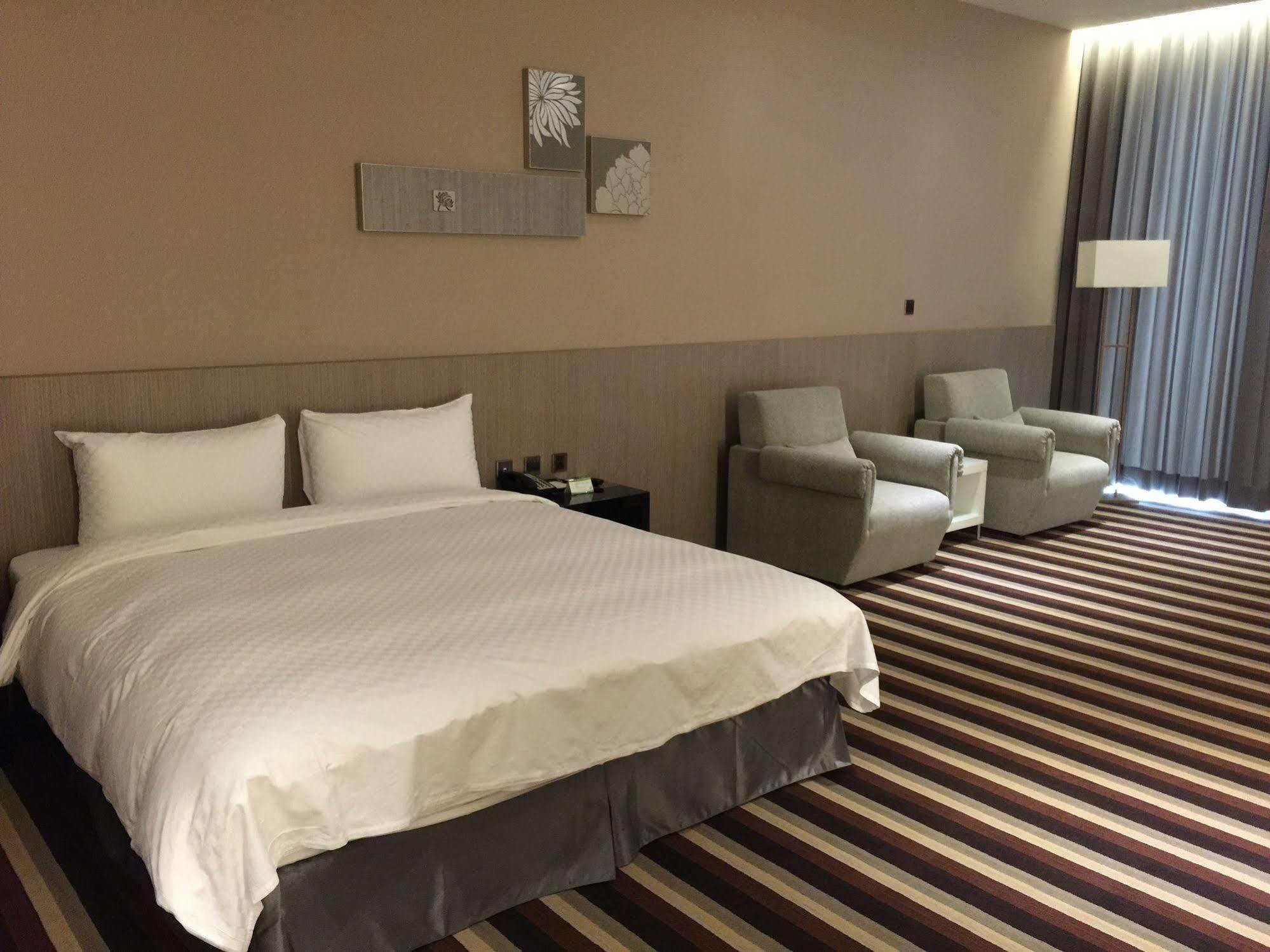 טופן Grand Royal Hotel מראה חיצוני תמונה